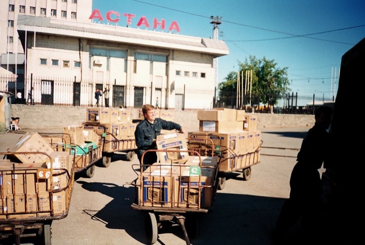 Занимался логистикой компьютерных комплектующих 2002